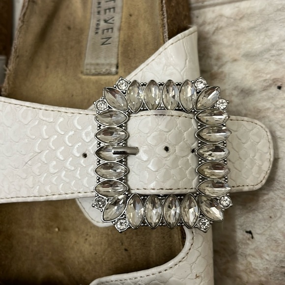 STEVEN WHITE SLIDES / SANDALS SIZE 7 - Picture 4 of 8